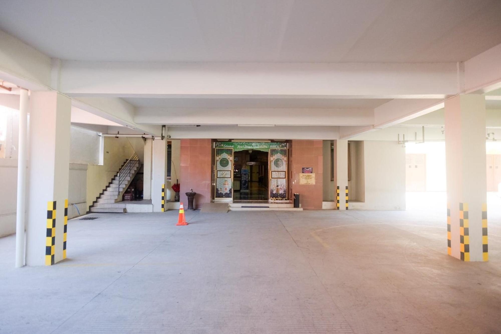 Urbanview Hotel Dedy Jaya Brebes Exterior foto