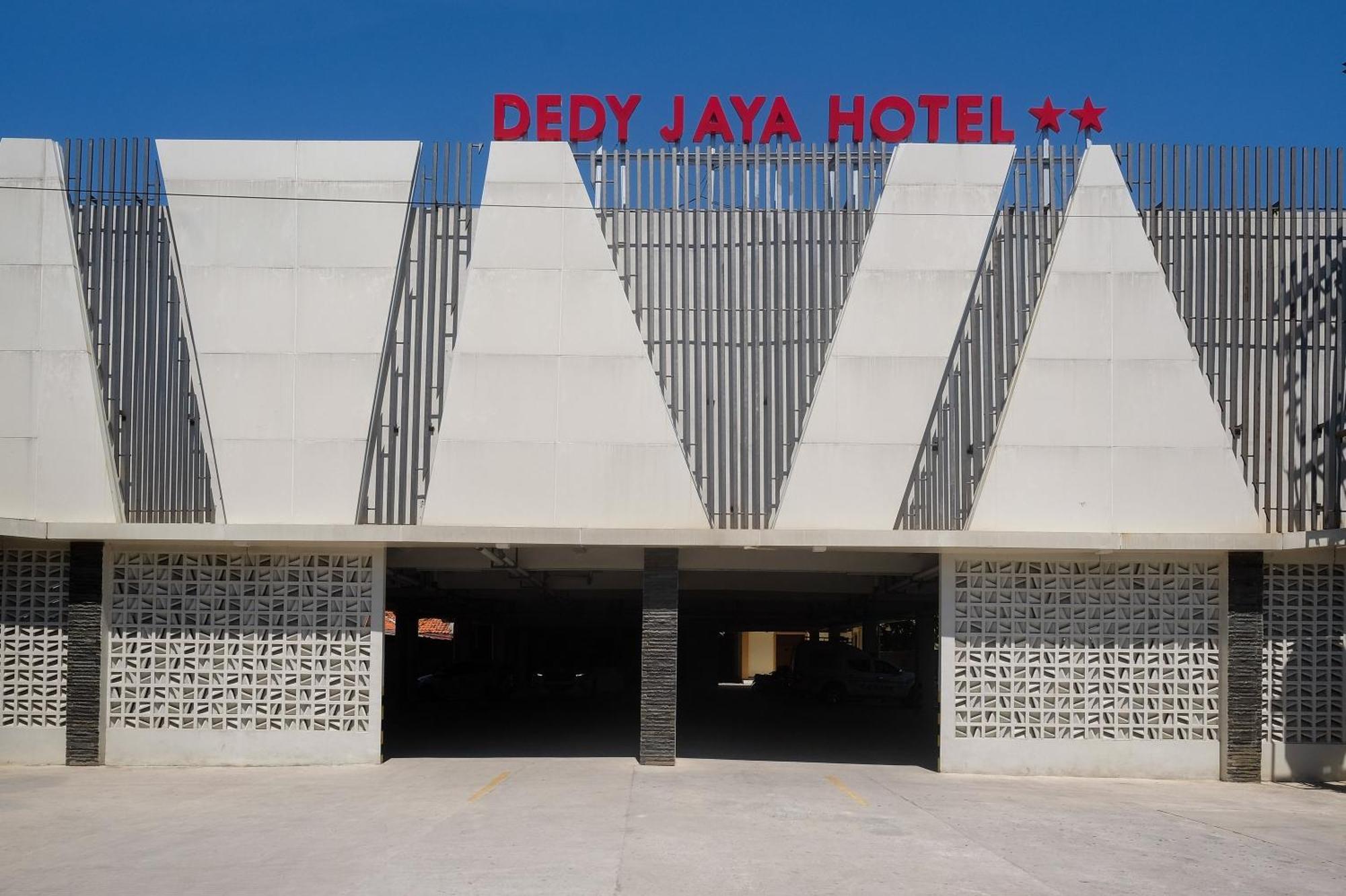 Urbanview Hotel Dedy Jaya Brebes Exterior foto